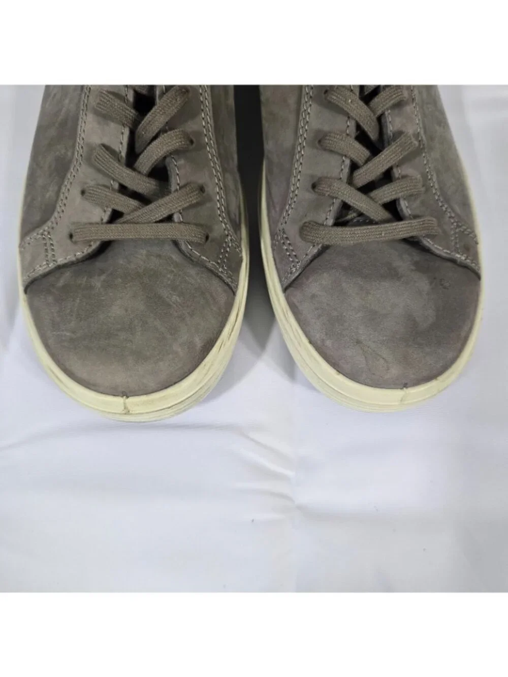 Ecco Sneaker Shoes Women Size 10 US Gray Lace Up Leather Nubuck Casual Outdoor